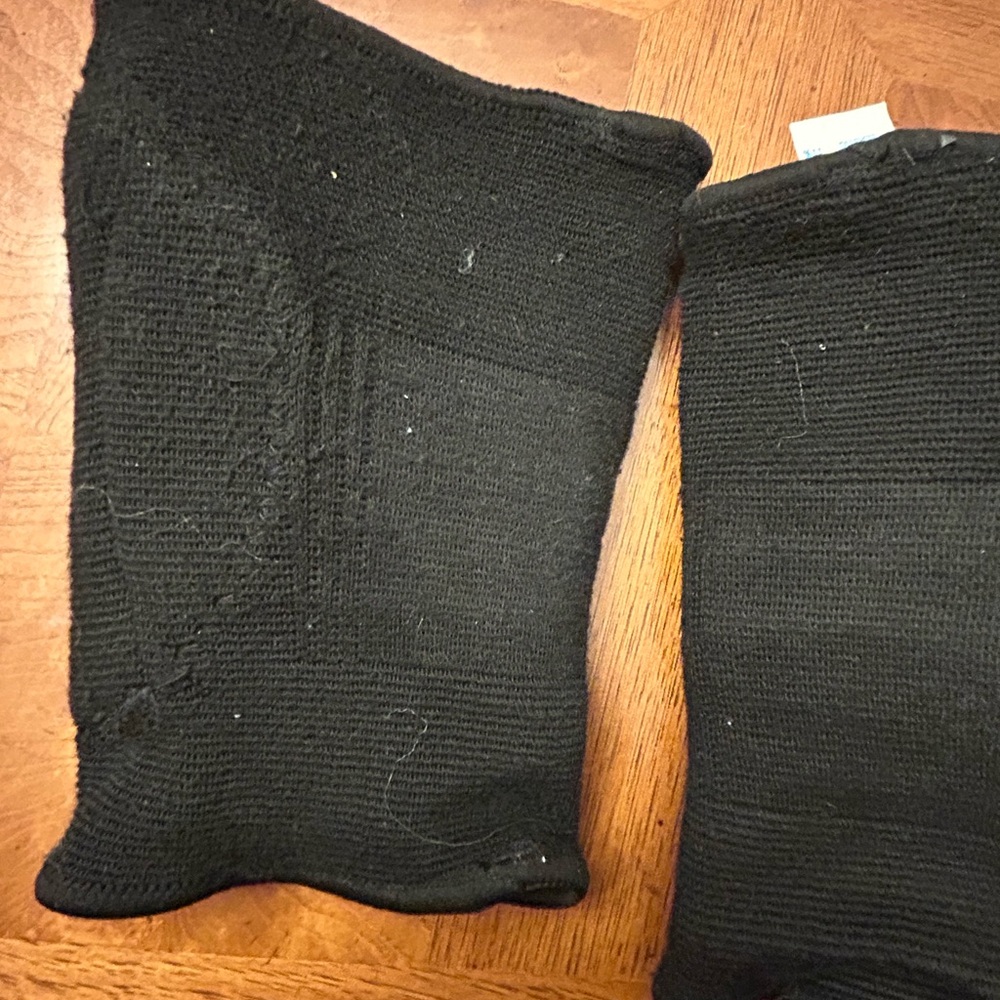 Mizuno Black Volleyball Knee Pads - Picture 6 of 10